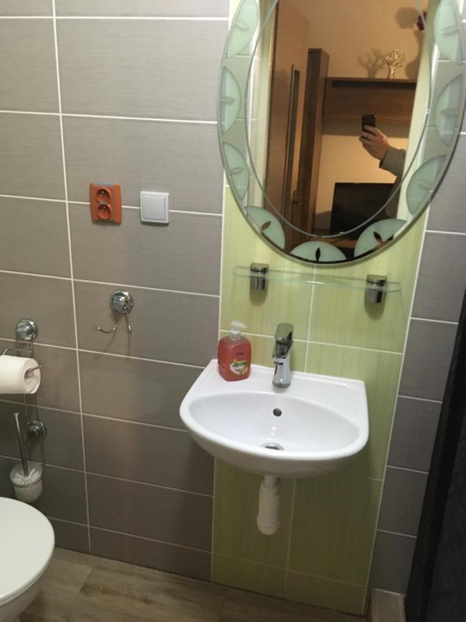 Harrys City Motel Komárno Екстериор снимка