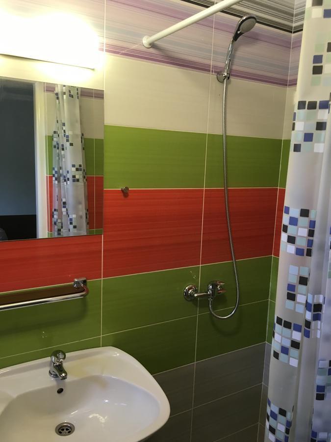 Harrys City Motel Komárno Екстериор снимка