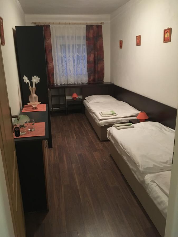 Harrys City Motel Komárno Екстериор снимка