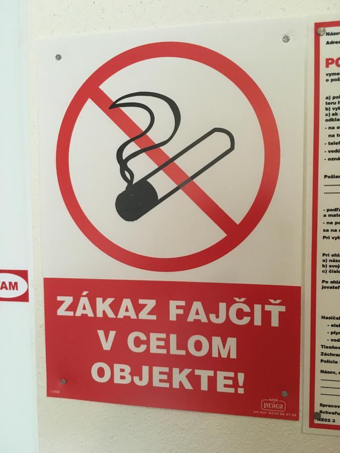 Harrys City Motel Komárno Екстериор снимка