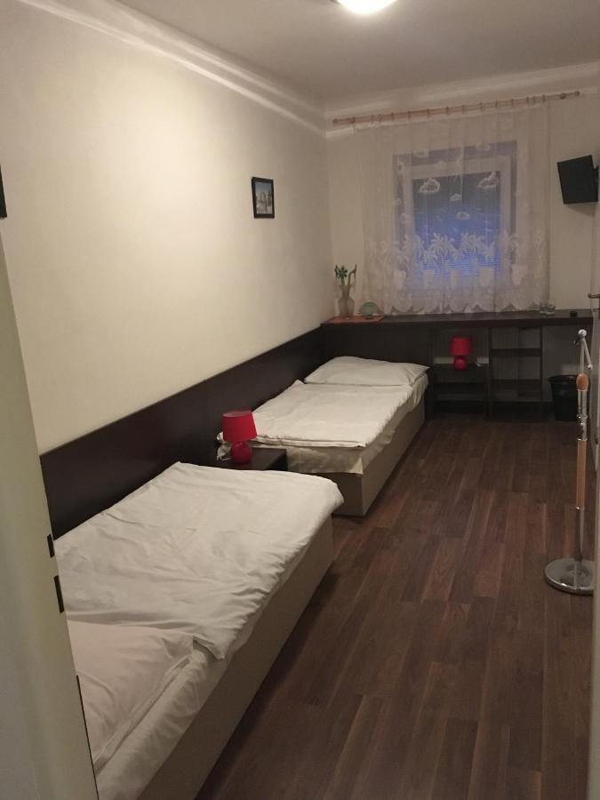Harrys City Motel Komárno Екстериор снимка